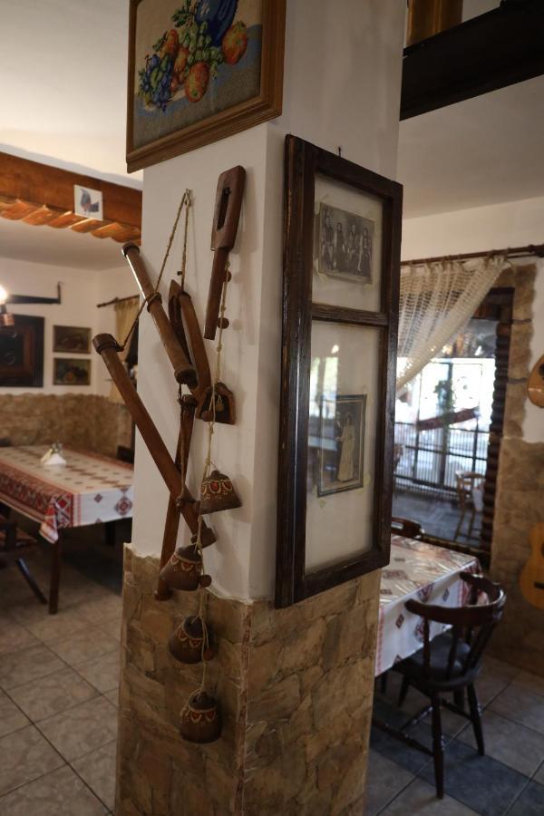 La Padure Hotel Brebu Bagian luar foto