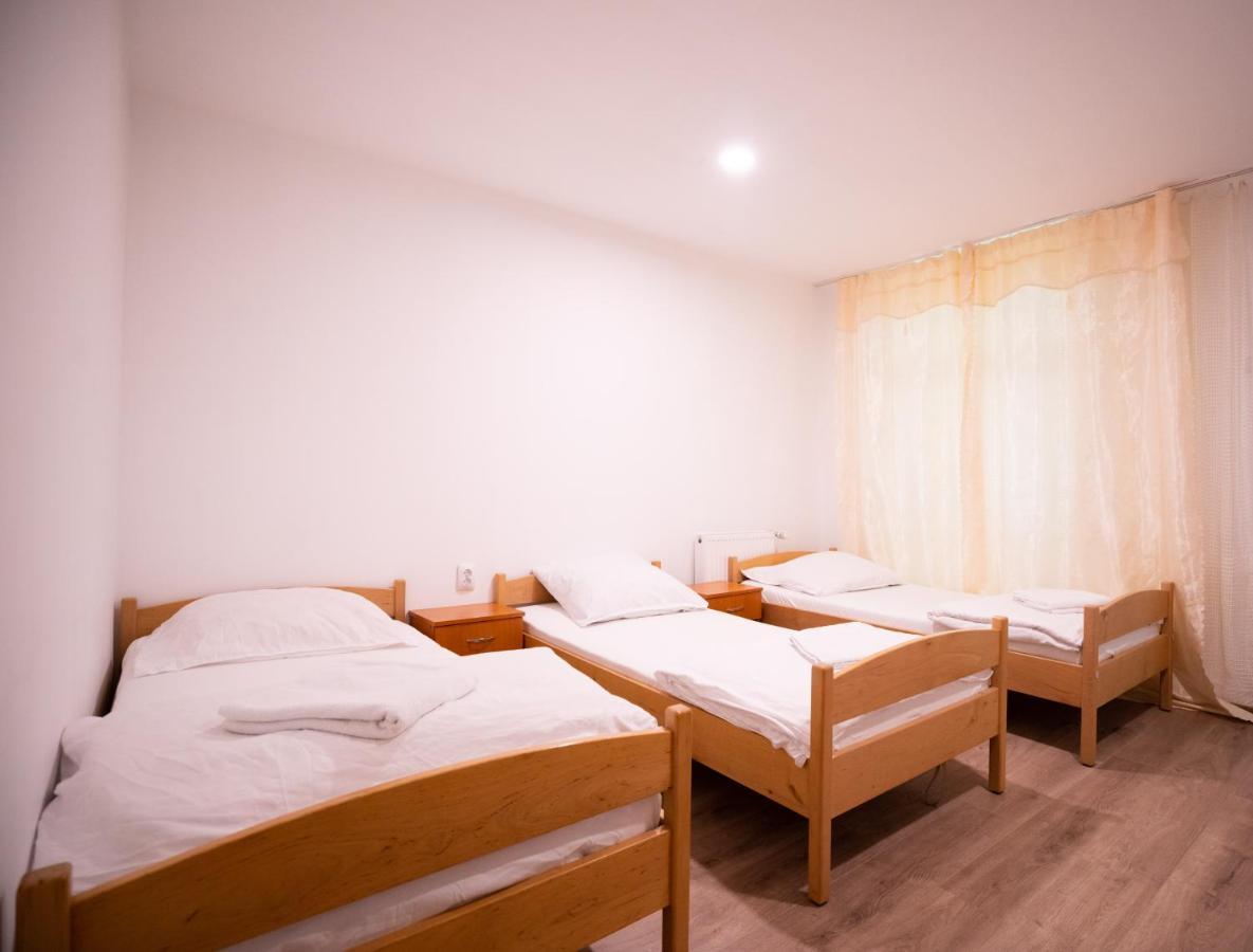 La Padure Hotel Brebu Bagian luar foto