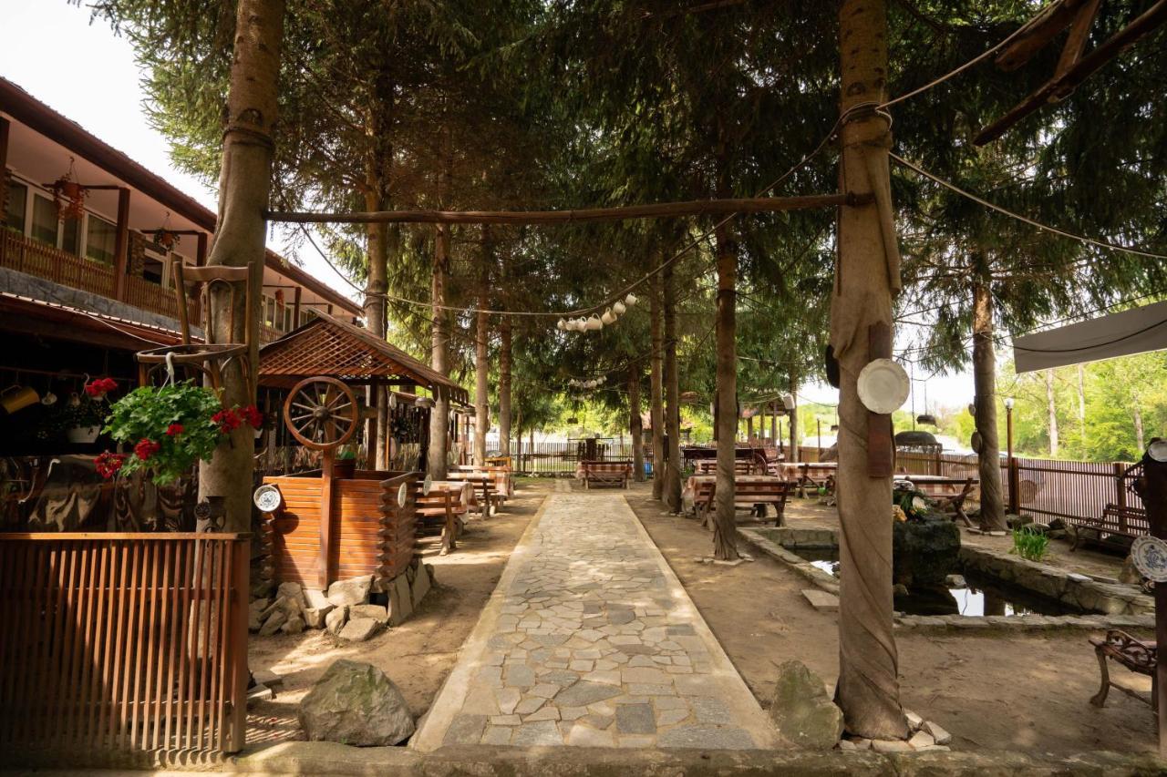 La Padure Hotel Brebu Bagian luar foto