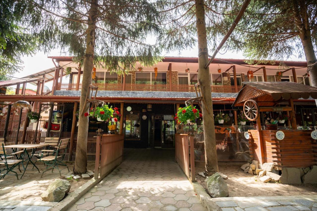 La Padure Hotel Brebu Bagian luar foto