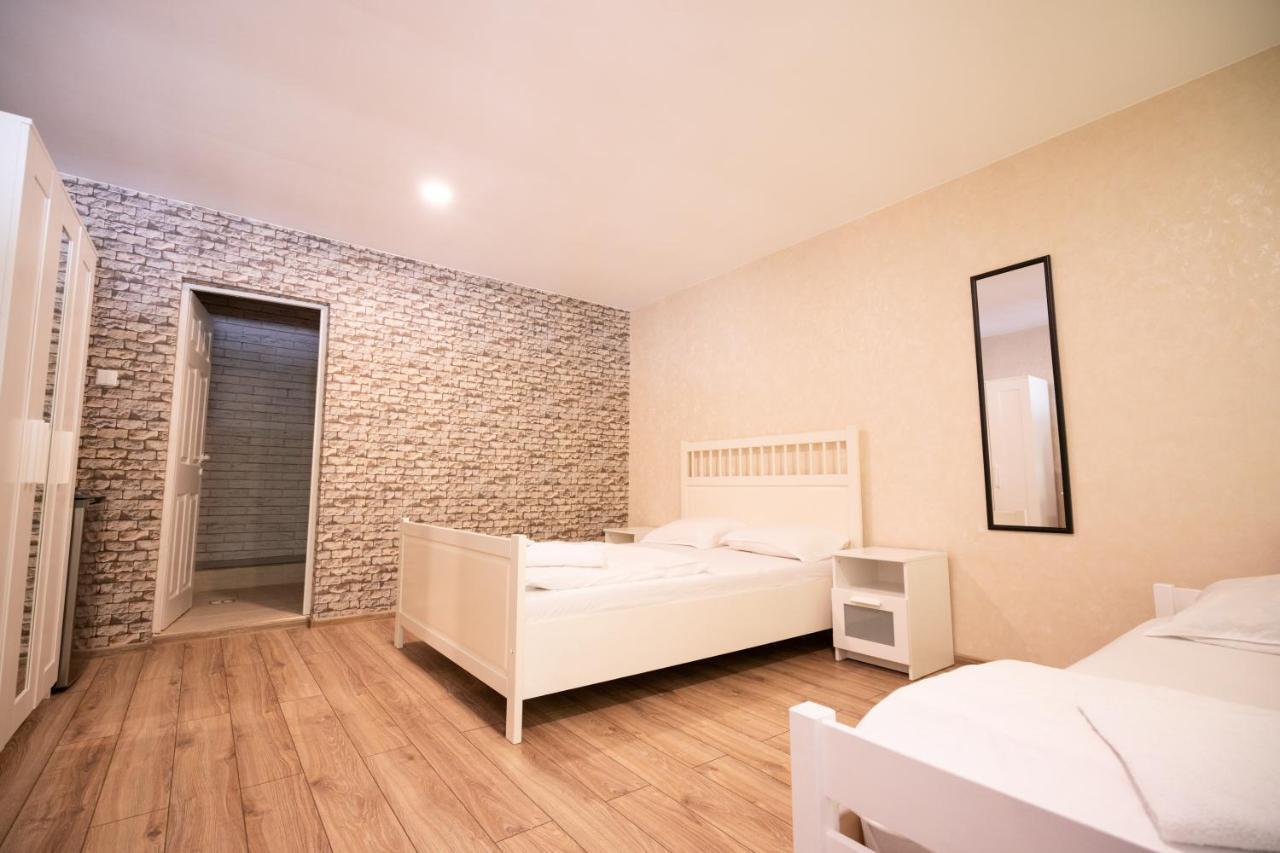 La Padure Hotel Brebu Bagian luar foto