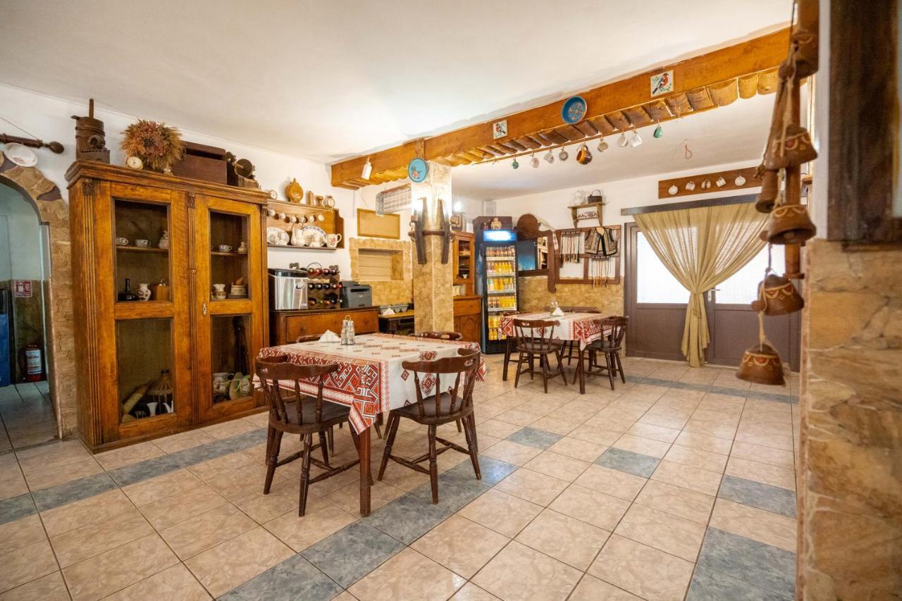 La Padure Hotel Brebu Bagian luar foto