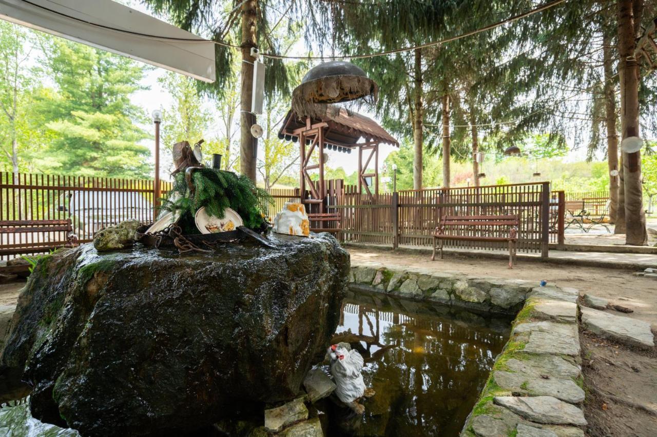 La Padure Hotel Brebu Bagian luar foto