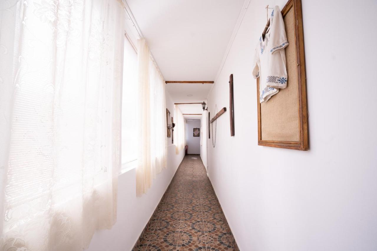 La Padure Hotel Brebu Bagian luar foto
