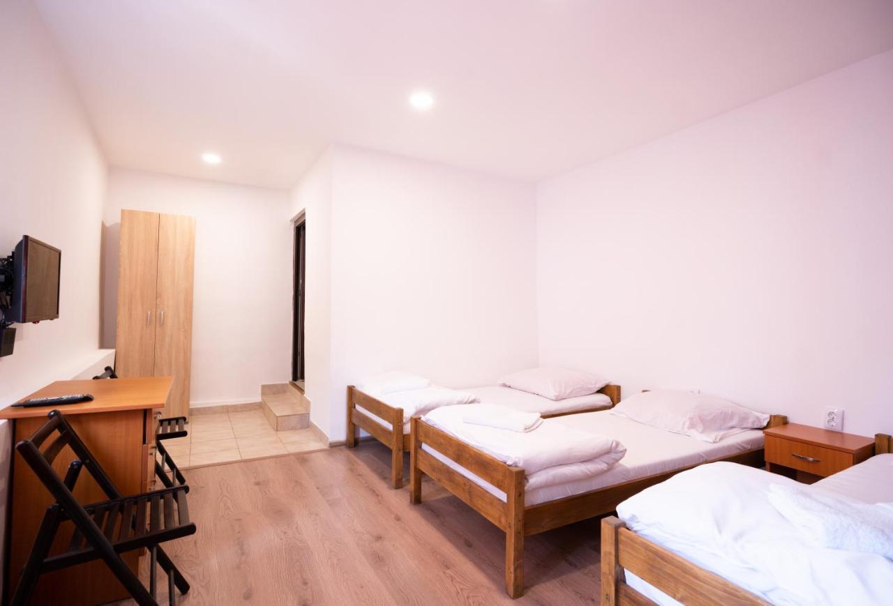La Padure Hotel Brebu Bagian luar foto